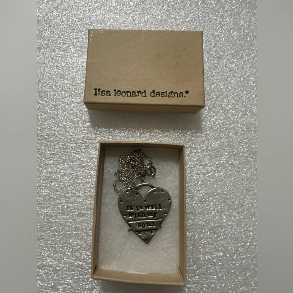 Lisa Leonard brand beautiful silver necklace NWT in original box - Picture 1 of 3